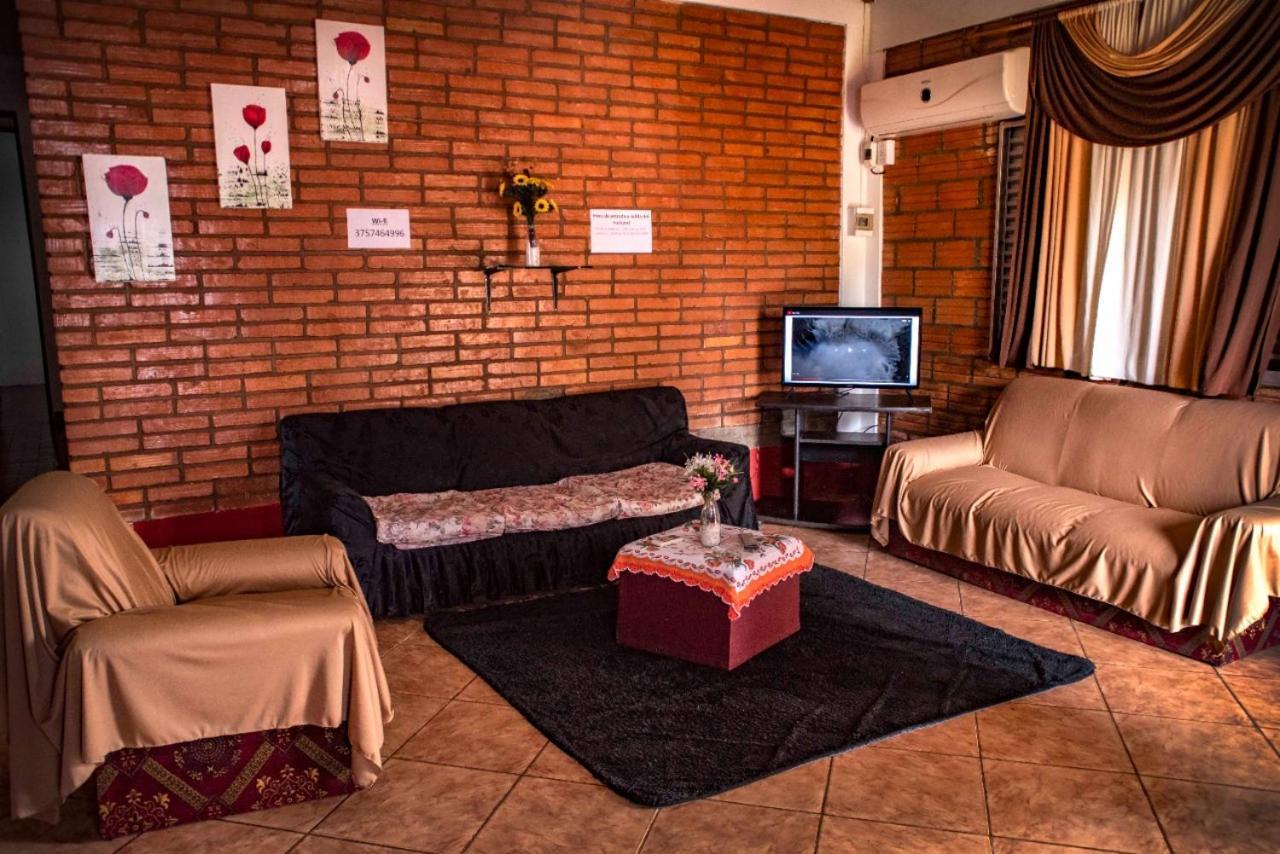 Iguazu Alojamiento "La Casa" Puerto Iguazu Bagian luar foto